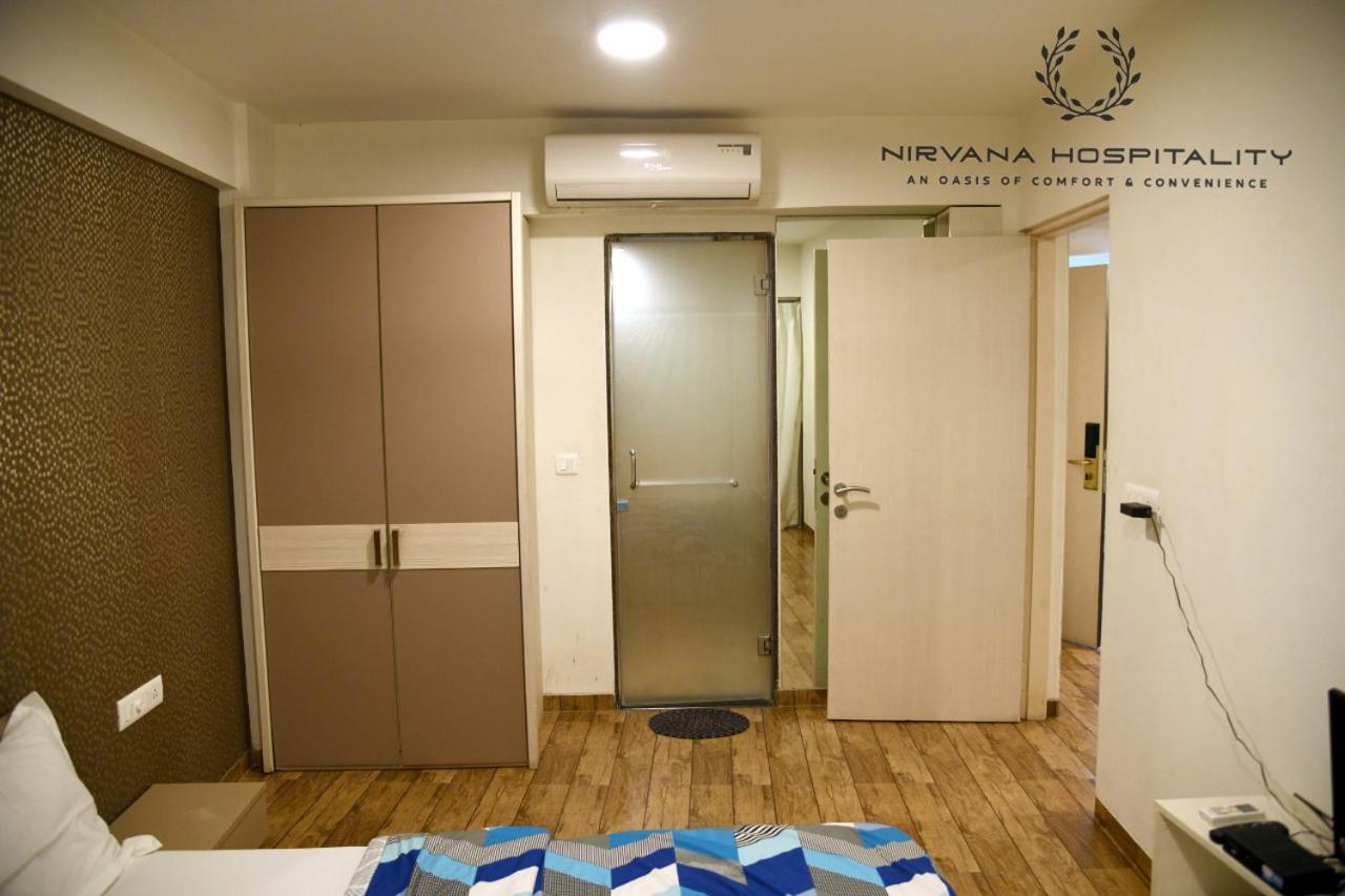 Rajhans Belliza Luxurious Studio Apartment Surat Exterior foto